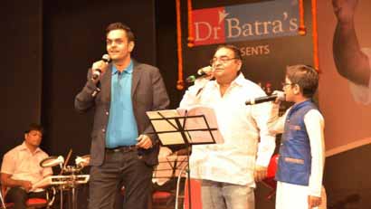 Dr. Mukesh Batra Thrills the Hearts of Mumbaikars with a live concert ‘Yaadon Ki Bahaar 6’ image