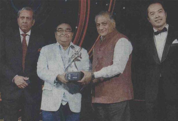 Dr Mukesh Batra wins the ‘Entrepreneur of the Year Award in Healthcare’ at the prestigious Asia Pacific Entrepreneurship Awards 2016 image