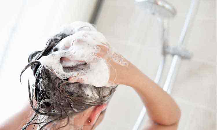 Tips To Choose The Right Shampoo For Hair Fall Control