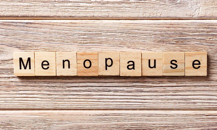 What are the first signs of menopause?