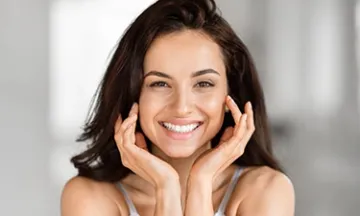 10 Tips to Keep Your Skin Glowing This Winter